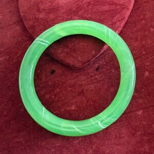 vintage apple green bangle bracelet
